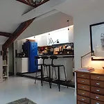 Appartement Parisien En Bas De Montmatre