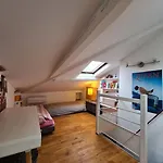 Appartement Parisien En Bas De Montmatre
