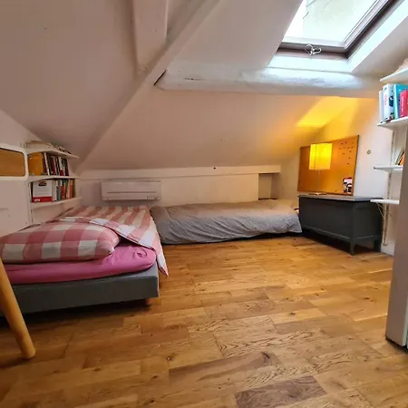 Apartment Parisien En Bas De Montmatre *